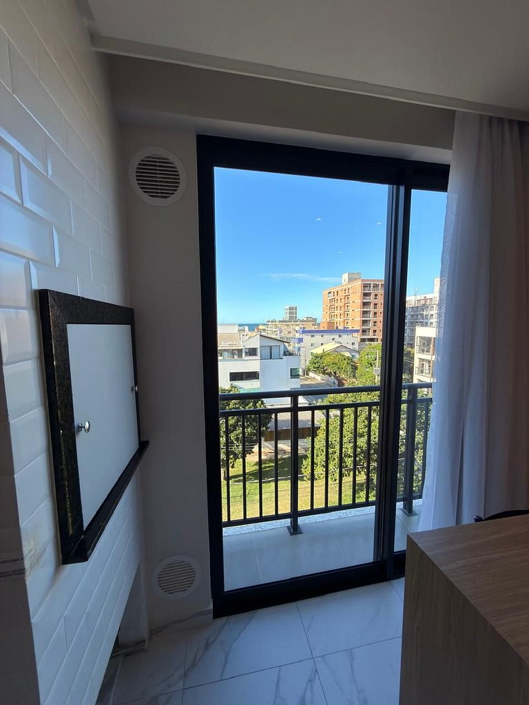 Apto em Condominio com Piscina Climatizada