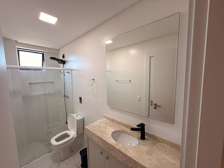 Apto em Condominio com Piscina Climatizada