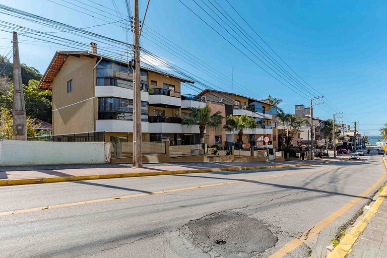 Loft Compacto a 100 metros da Praia de Bombinhas
